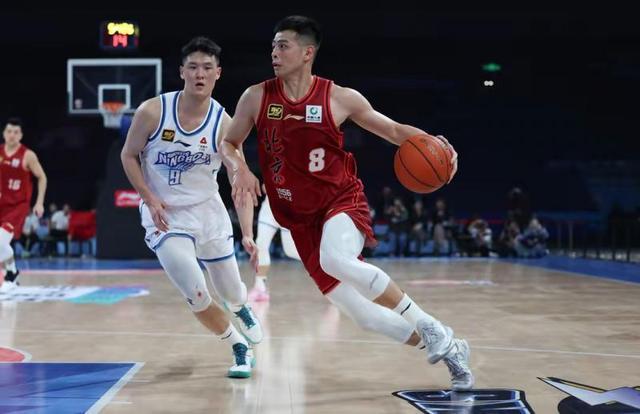 计划用老将合同续约方硕、翟晓川k8凯发国际CBA｜北汽男篮
